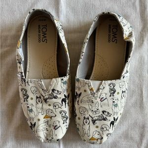ADORABLE Dog TOMS Shoes 🐶